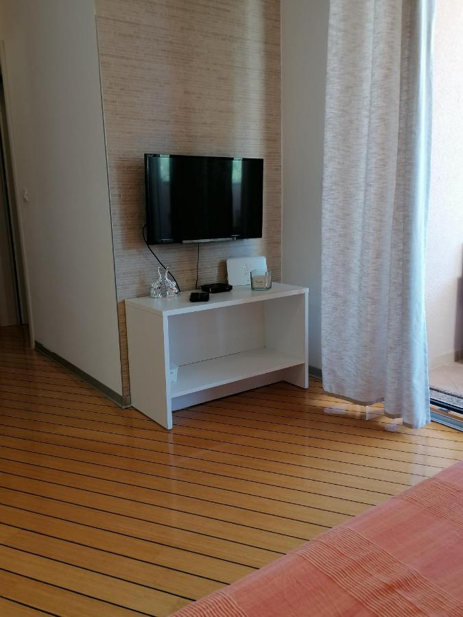 Lily Apartments Punta Skala Petrčane Extérieur photo