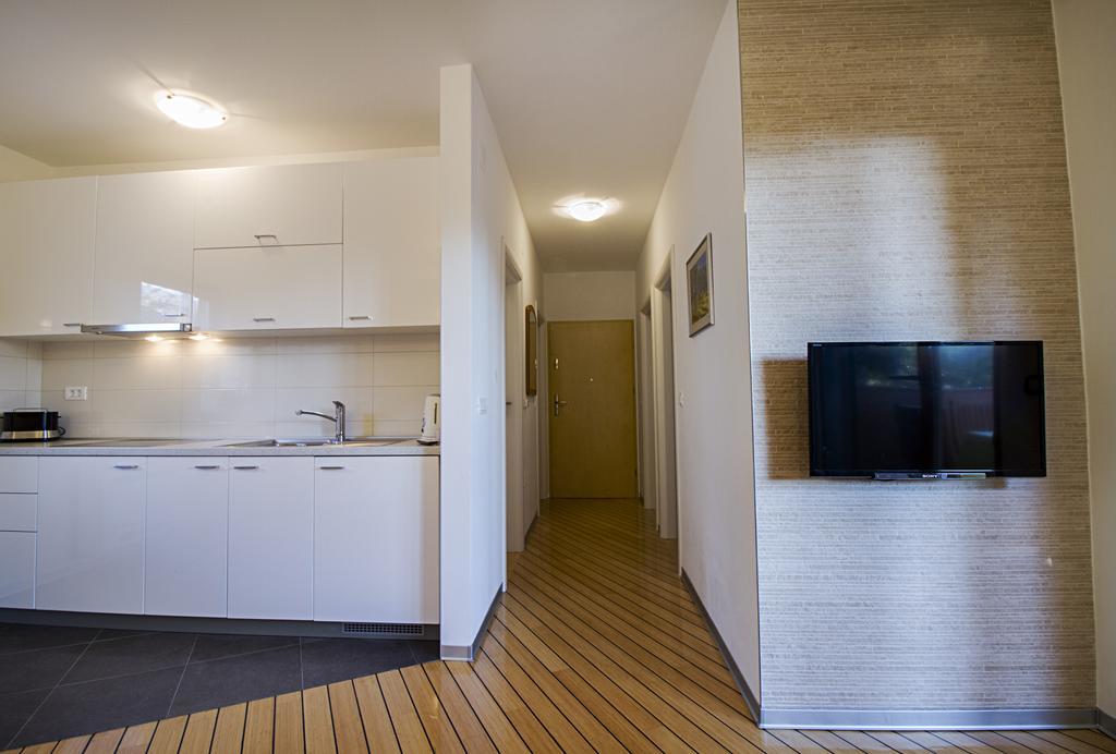 Lily Apartments Punta Skala Petrčane Chambre photo