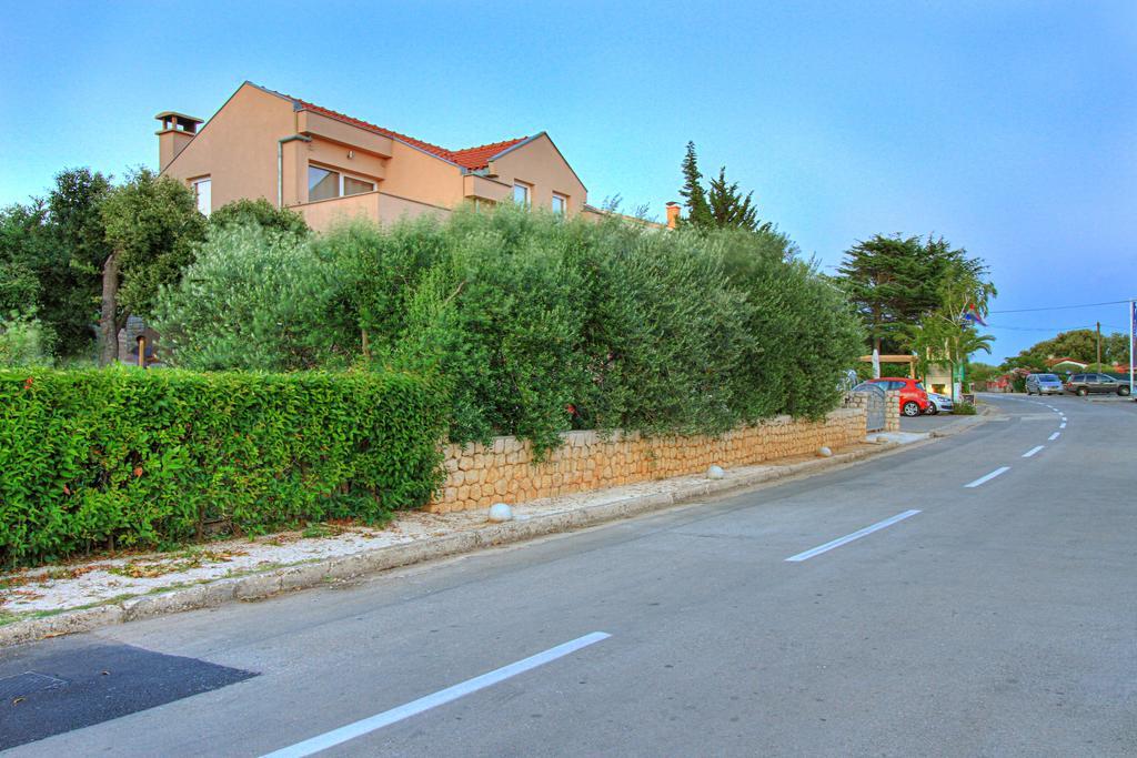 Lily Apartments Punta Skala Petrčane Chambre photo