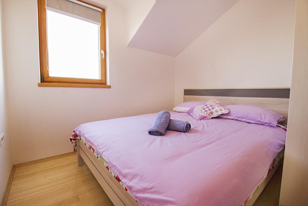 Lily Apartments Punta Skala Petrčane Chambre photo